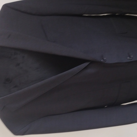 Brooks Brothers - Picture 2 of 8